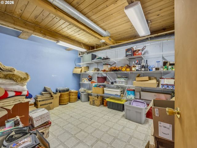 61 Gamble St, Wheeler, OR 97147