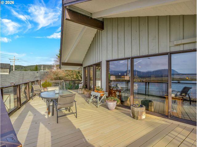 61 Gamble St, Wheeler, OR 97147