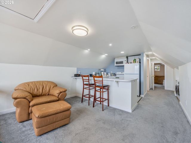 61 Gamble St, Wheeler, OR 97147