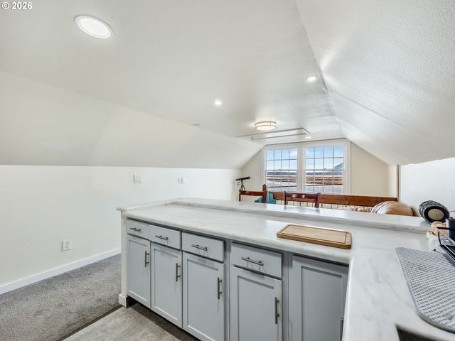 61 Gamble St, Wheeler, OR 97147