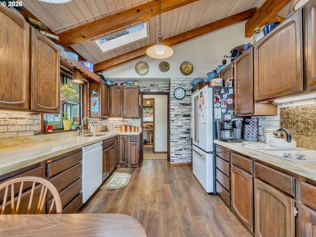 61 Gamble St, Wheeler, OR 97147