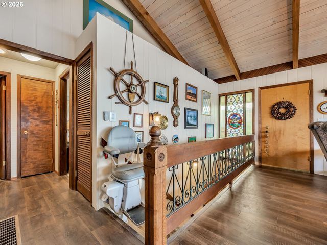 61 Gamble St, Wheeler, OR 97147
