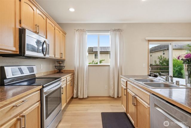 261 Bremerton Avenue NE, Renton, WA 98059