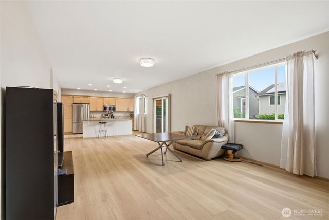 261 Bremerton Avenue NE, Renton, WA 98059