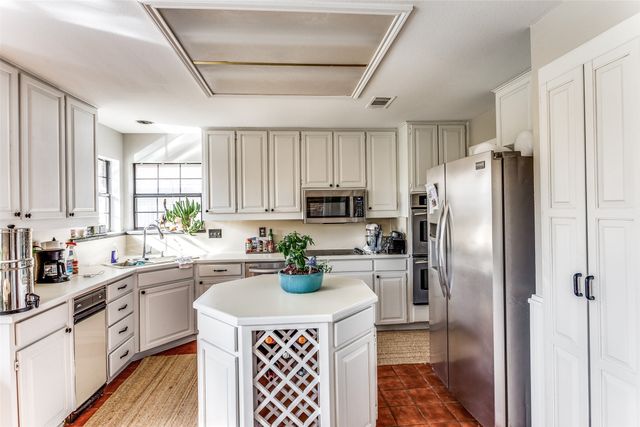 329 Sexton Lane, Benbrook, TX 76126