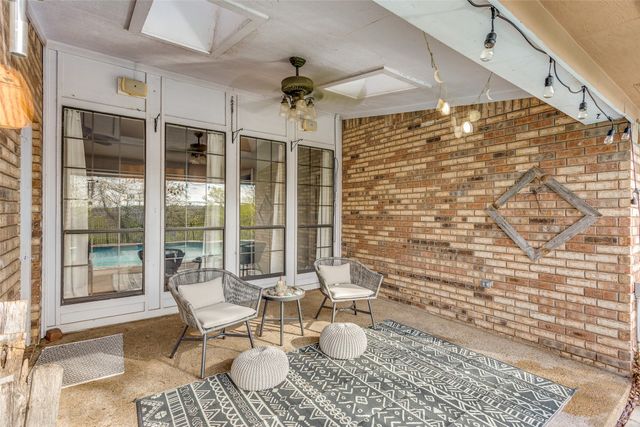 329 Sexton Lane, Benbrook, TX 76126