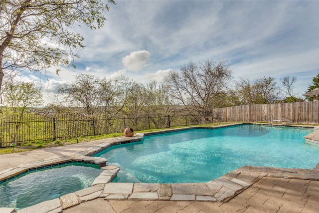 329 Sexton Lane, Benbrook, TX 76126