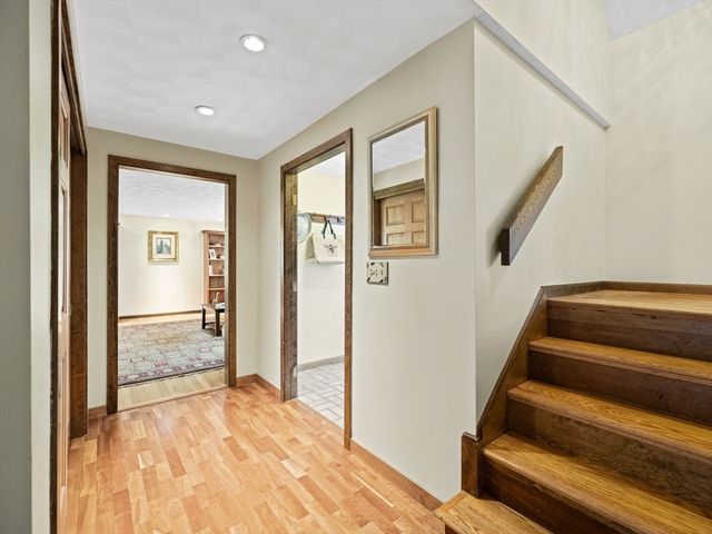 343 Sargent Road, Boxborough, MA 01719