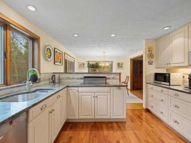 343 Sargent Road, Boxborough, MA 01719