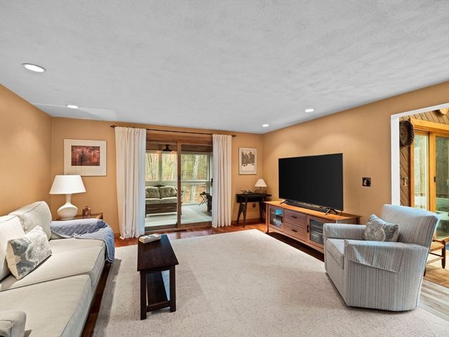 343 Sargent Road, Boxborough, MA 01719