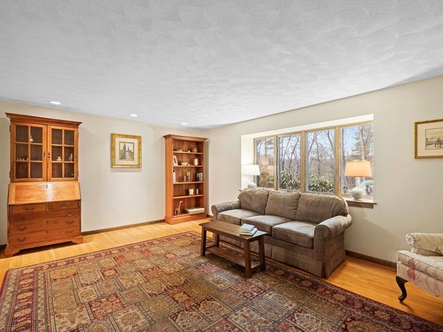 343 Sargent Road, Boxborough, MA 01719