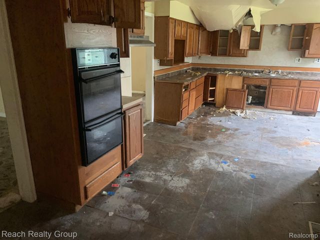 11320 GRANDVILLE Avenue, Detroit, MI 48228