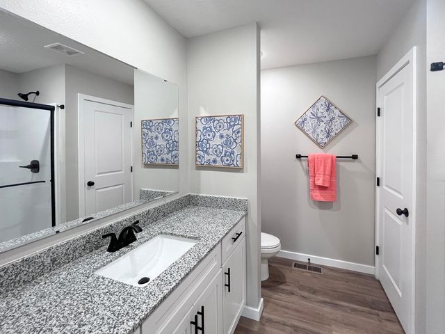 1301 N Maxine Avenue, Nixa, MO 65714