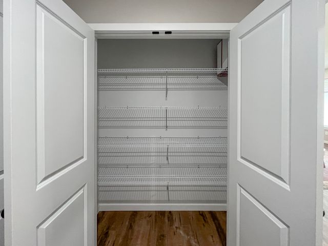 1301 N Maxine Avenue, Nixa, MO 65714