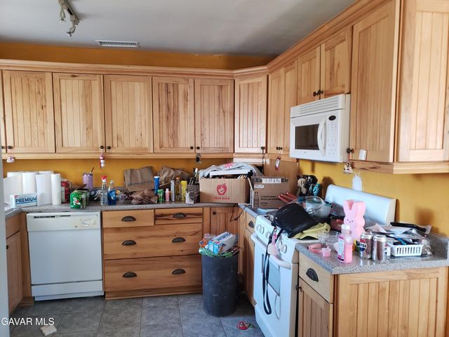 8037 Walpole Avenue, California City, CA 93505