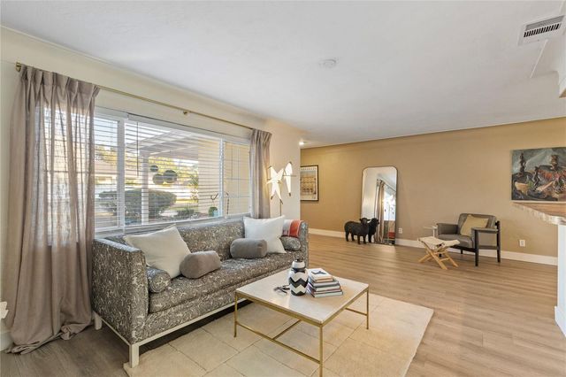 226 75TH STREET N, St Petersburg, FL 33710