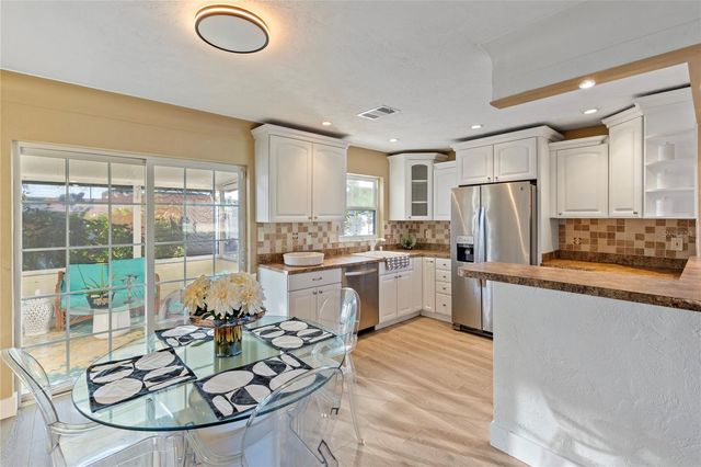 226 75TH STREET N, St Petersburg, FL 33710