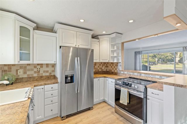 226 75TH STREET N, St Petersburg, FL 33710