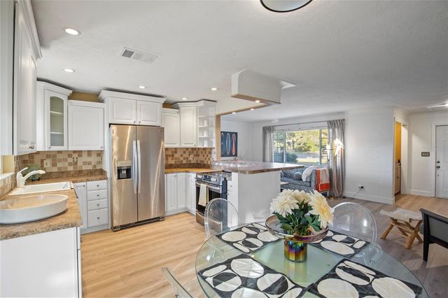 226 75TH STREET N, St Petersburg, FL 33710