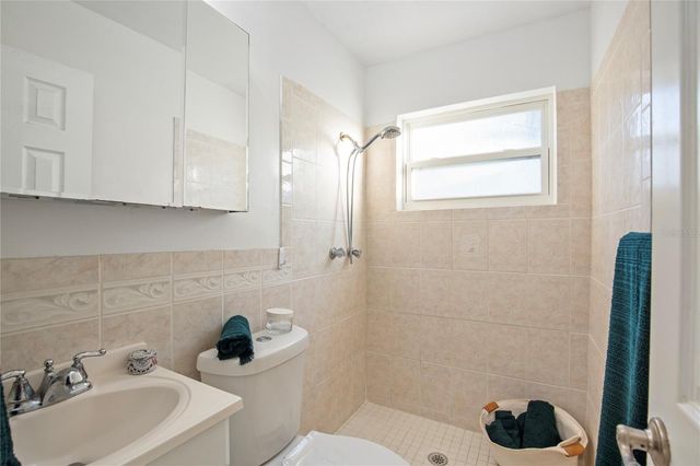 226 75TH STREET N, St Petersburg, FL 33710