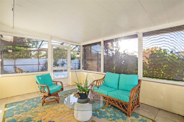 226 75TH STREET N, St Petersburg, FL 33710