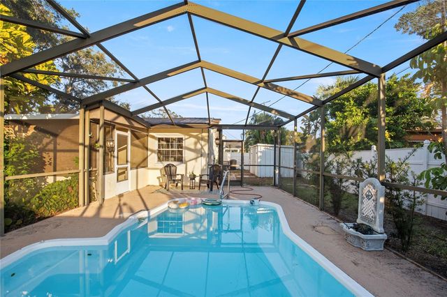 226 75TH STREET N, St Petersburg, FL 33710