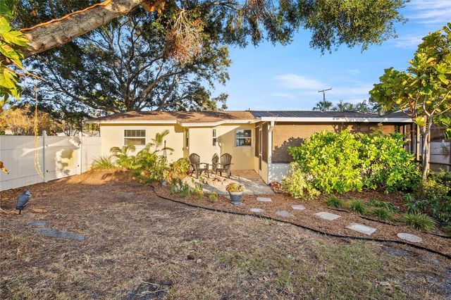 226 75TH STREET N, St Petersburg, FL 33710