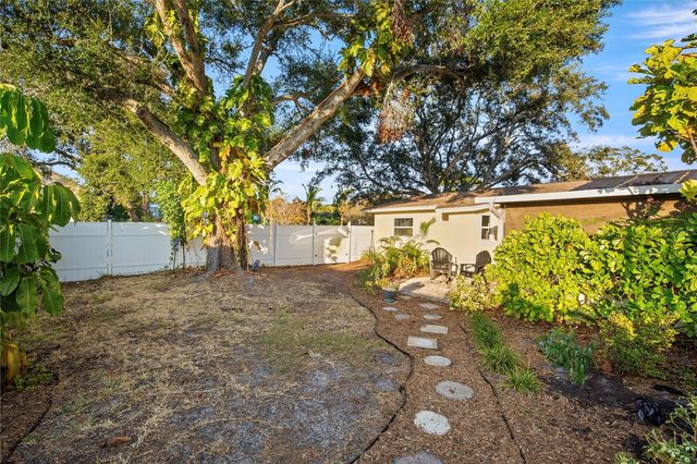 226 75TH STREET N, St Petersburg, FL 33710