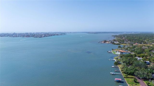 226 75TH STREET N, St Petersburg, FL 33710