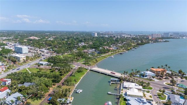 226 75TH STREET N, St Petersburg, FL 33710