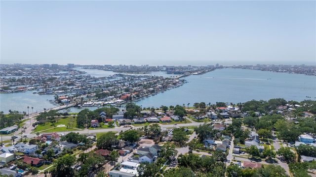 226 75TH STREET N, St Petersburg, FL 33710