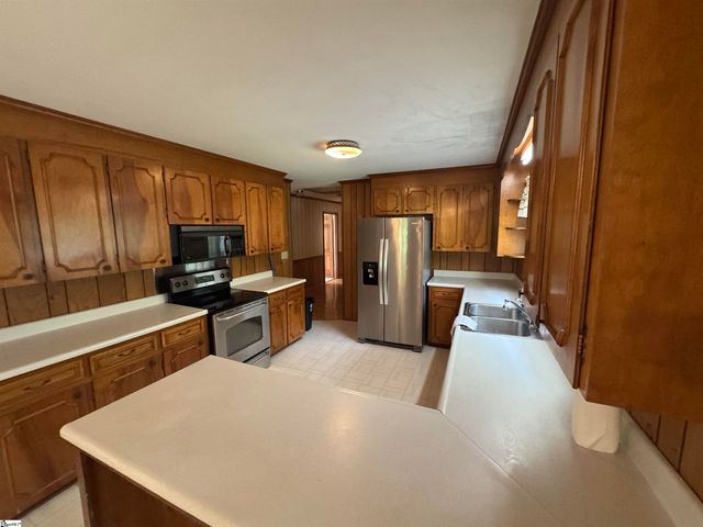 701 N Rutherford Road, Greer, SC 29651
