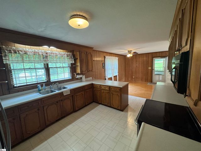 701 N Rutherford Road, Greer, SC 29651
