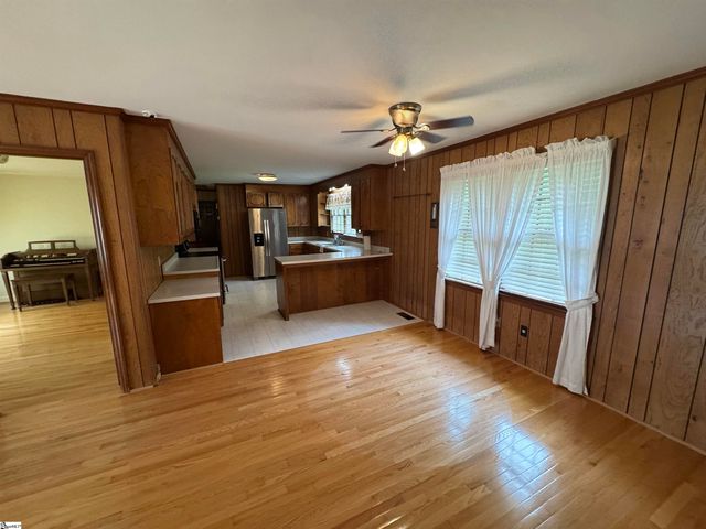 701 N Rutherford Road, Greer, SC 29651