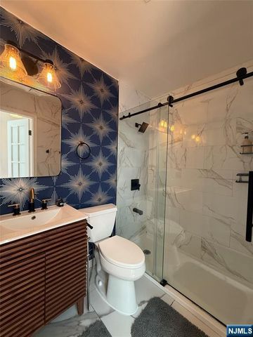 222 48th 4F, Union City, NJ 07087