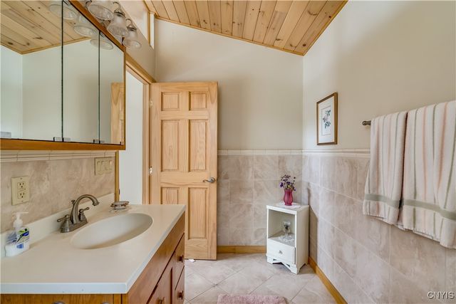 8697 Soft Maple Estate Road, Croghan, NY 13327