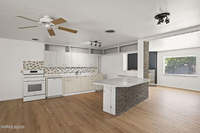 1180 Vance Way, Sparks, NV 89431
