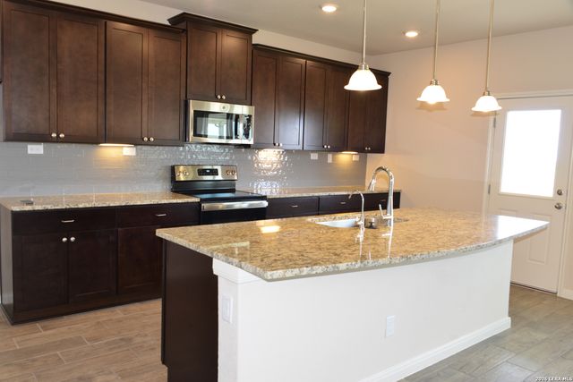 741 Farmers Dell, New Braunfels, TX 78130