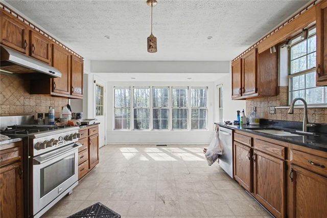 1943 Oakleaf Court, Lithia Springs, GA 30122
