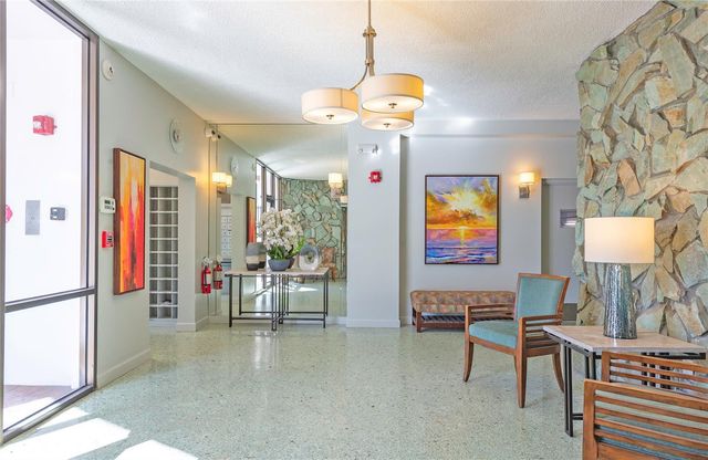 700 BEACH DRIVE NE 406, St Petersburg, FL 33701