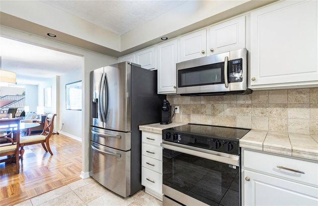 700 BEACH DRIVE NE 406, St Petersburg, FL 33701