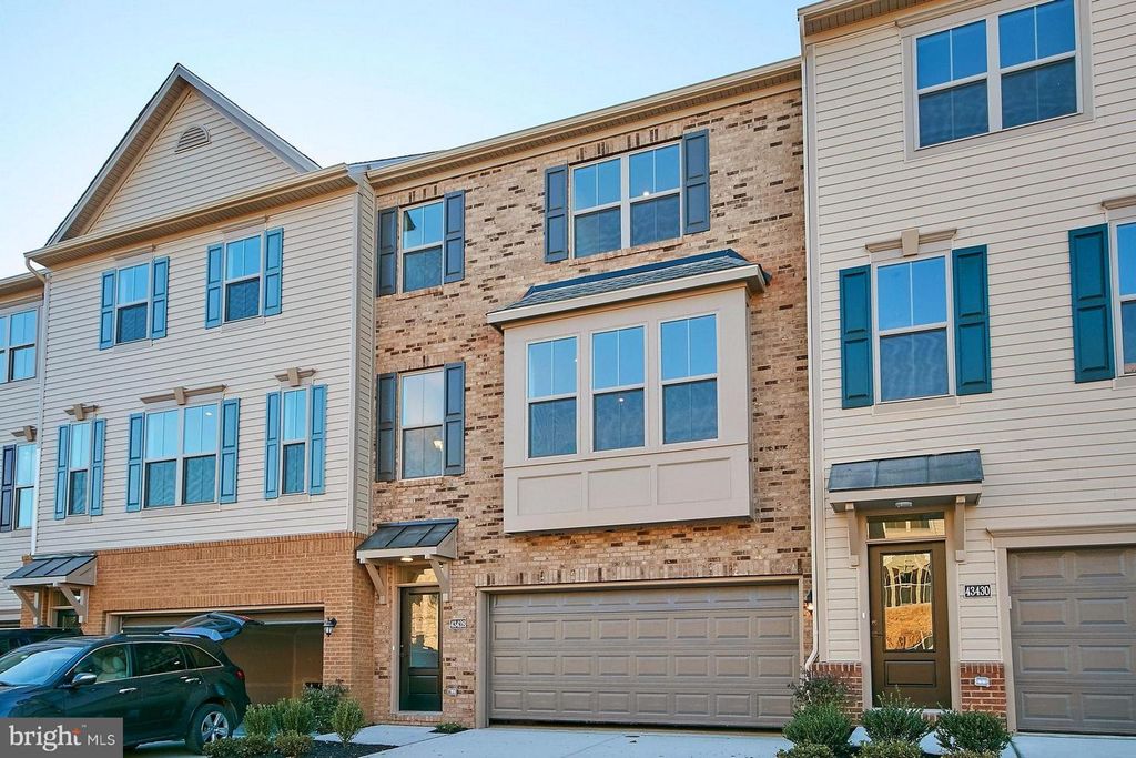 43428 ROBEY SQ, Ashburn, VA 20148