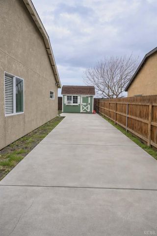 711 S Del Rio Court, Hanford, CA 93230