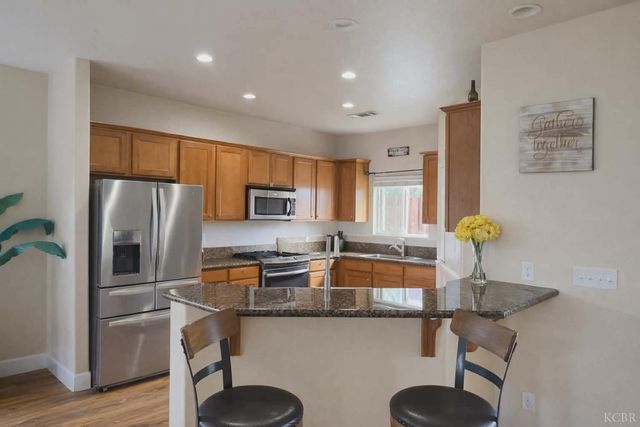 711 S Del Rio Court, Hanford, CA 93230