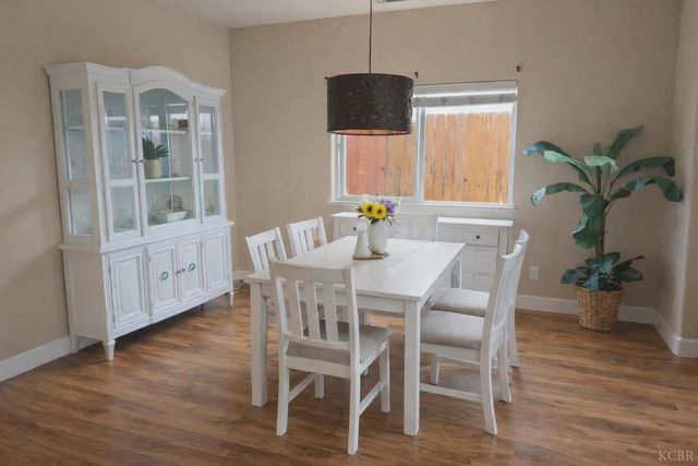 711 S Del Rio Court, Hanford, CA 93230