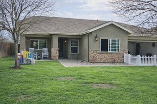 711 S Del Rio Court, Hanford, CA 93230