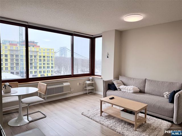 100 Old Palisade Road 1813, Fort Lee, NJ 07024