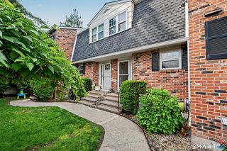 19 Colonial Road 8, Stamford, CT 06906