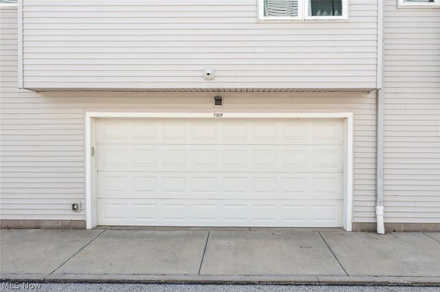 7309 Gateway Court, Cleveland, OH 44102