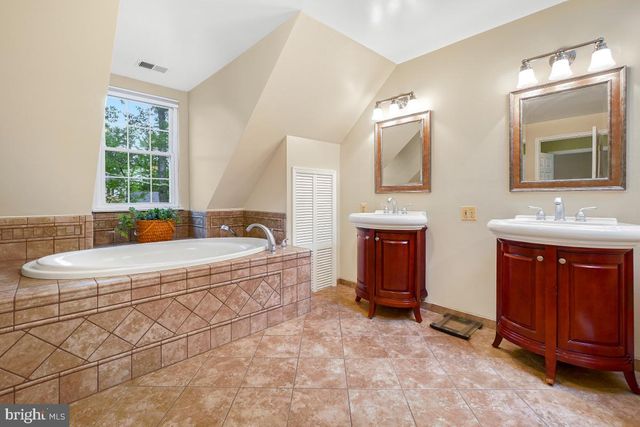 13505 MONTVALE DR, Silver Spring, MD 20904
